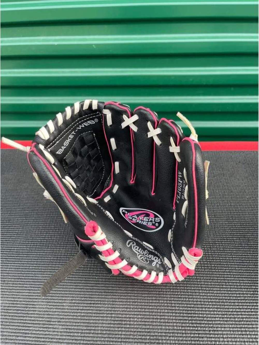 Rawlings Players Series 10.5 Inch Youth Softball Glove RHT Black Pink PL105PW